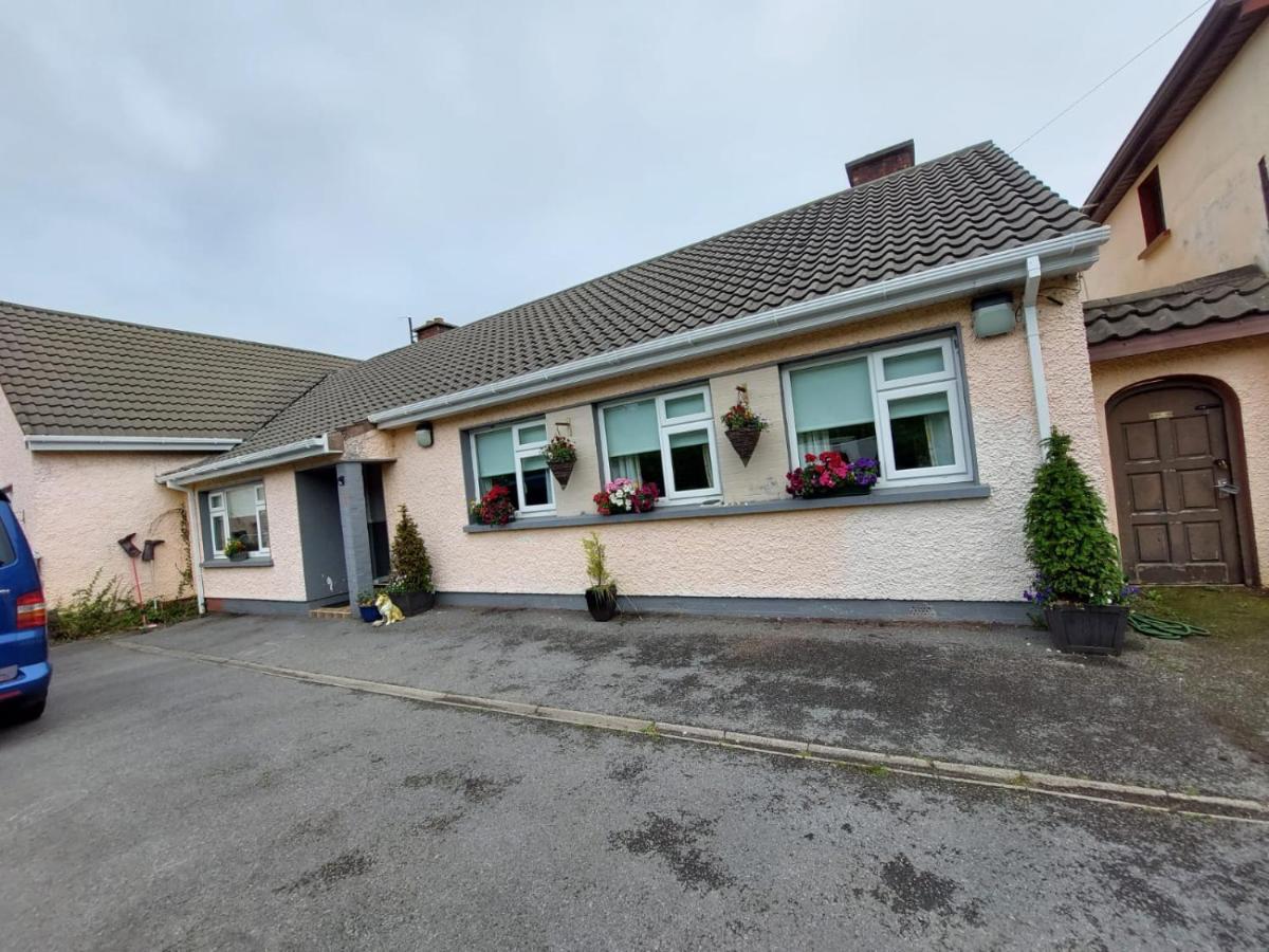 Pinebrook House Double Bed Small En-Suite Free Parking Killybegs Exterior photo